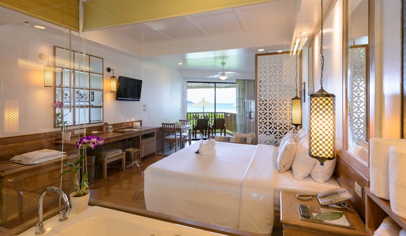 Katathani Phuket Beach Resort-Thani Wing Junior Suite Oceanfront 1_6737